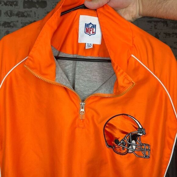 NFL apparel Cleveland browns 1/4 zip wind breaker - Picture 4 of 6